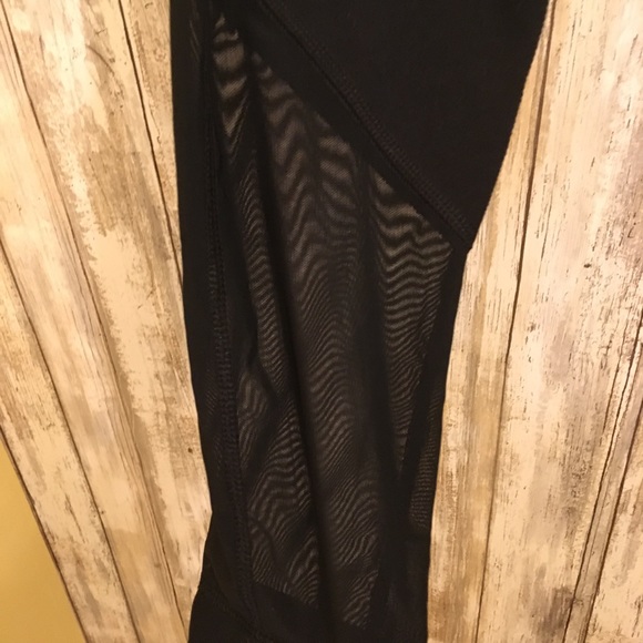 Yogalicious Workout Leggings - Picture 2 of 4